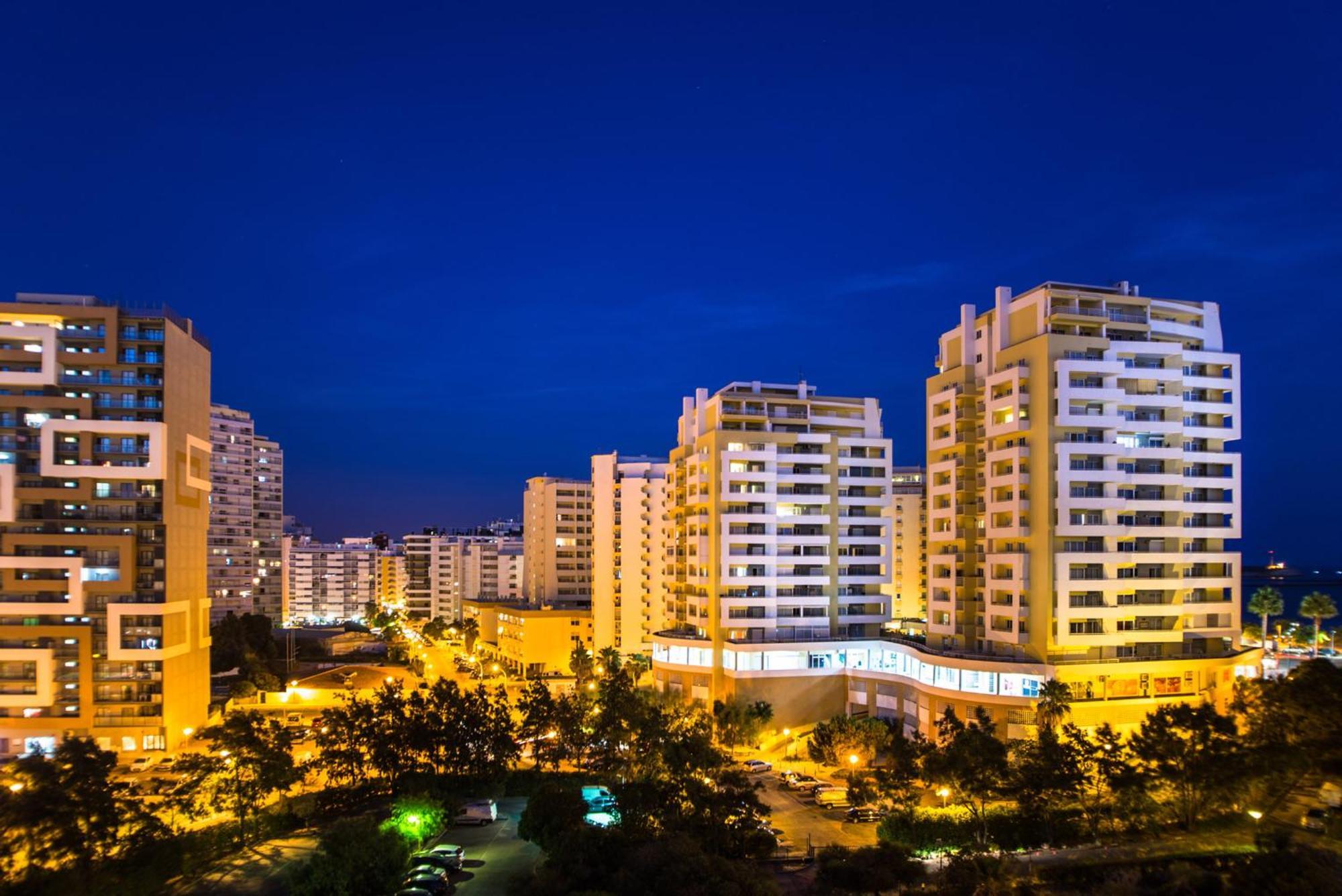 B25 - Candimar Beach Apartment Portimao Bagian luar foto